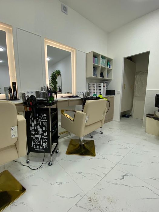 Продам кресло парикмахерская