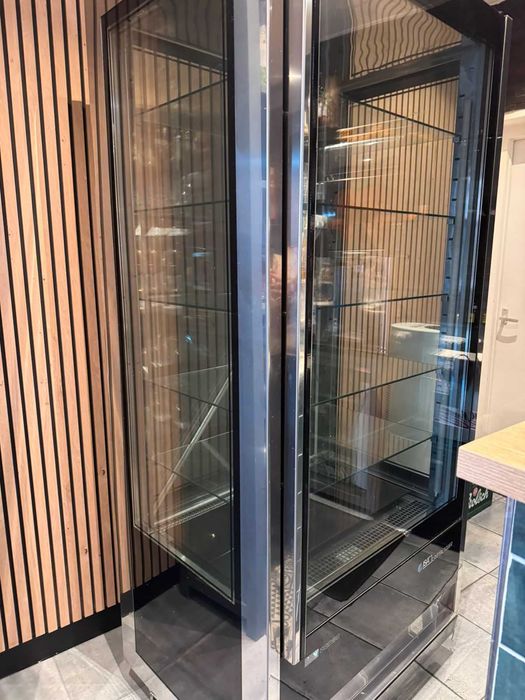 Сладкарска хладилна витрина ISA Cristal Tower