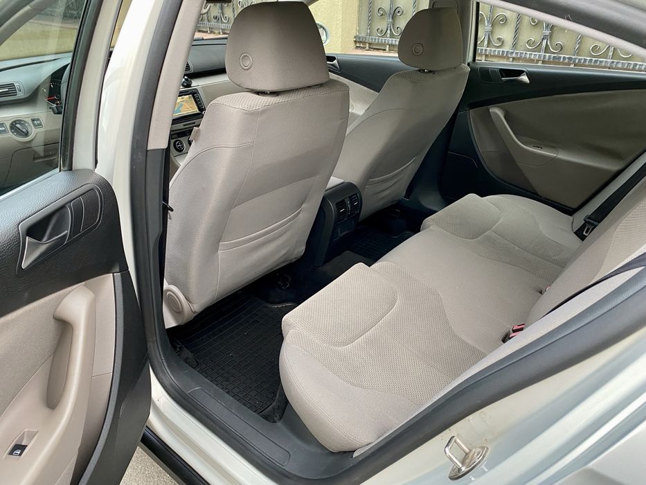Volkswagen Passat 2.0 TDI 140 Cp Euro 5, Navi, Xenon, Clima