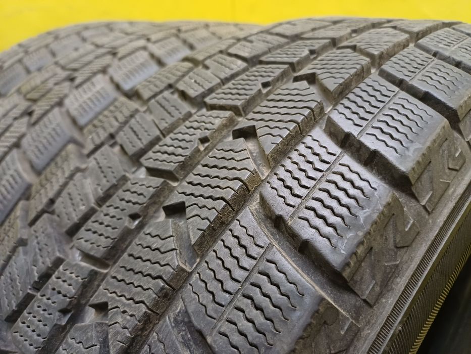 Шины 185/65 R15 Dunlop комплект.