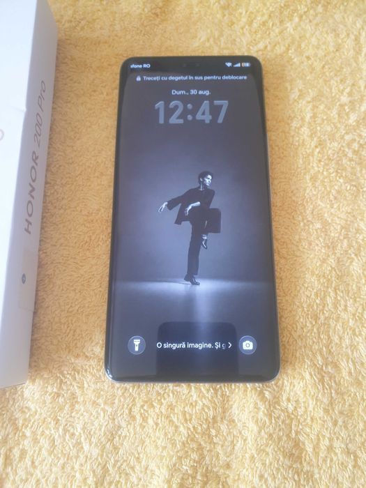 Honor 200 pro moonlight White