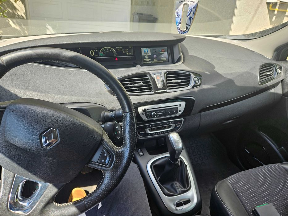 Renault Scenic dCi 110 Business,207000 km,1461cm3,Diesel