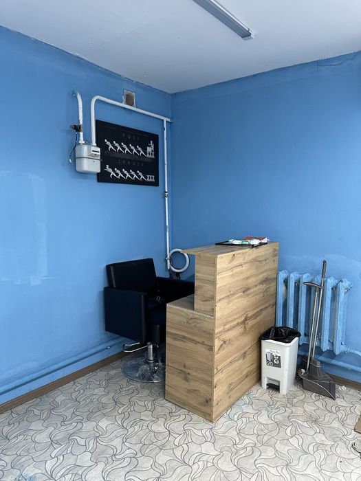 Продается парикмахерская-в стиле барбершоп.