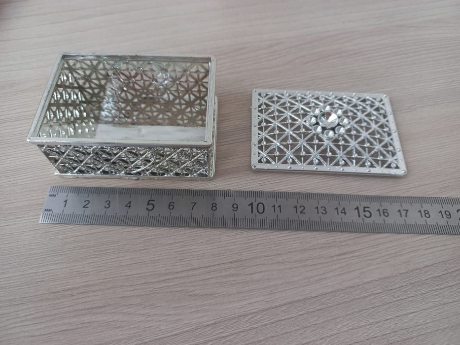 Шкатулки для украшений