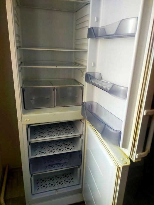 Продам холодильник