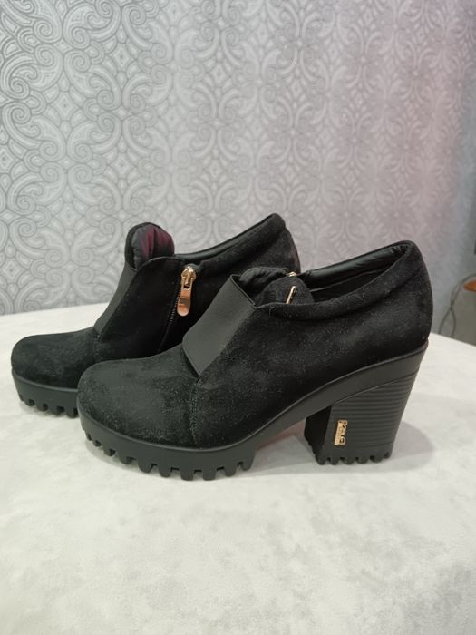 Женская обувь размер 38