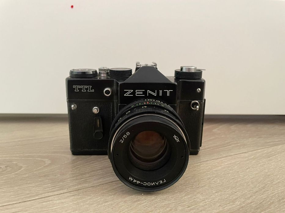 Продам Фотоаппарат ZENIT