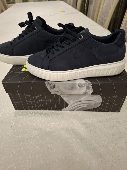 Продам мужскую обувь