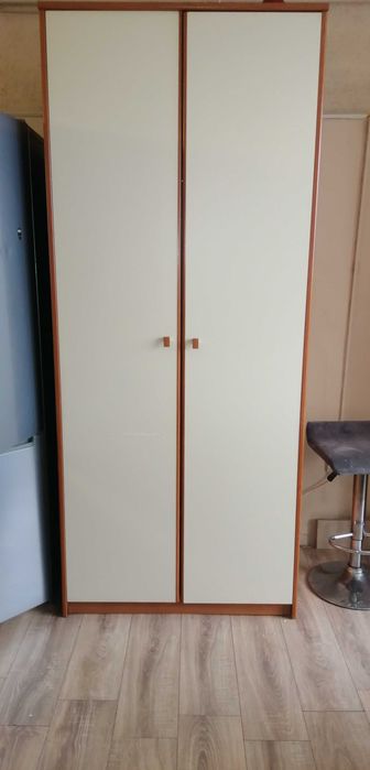 Vand 2 dulapuri 90*60*215 cm