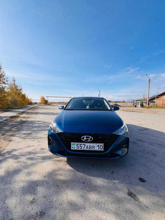 Продам машину Hyundai Solaris.