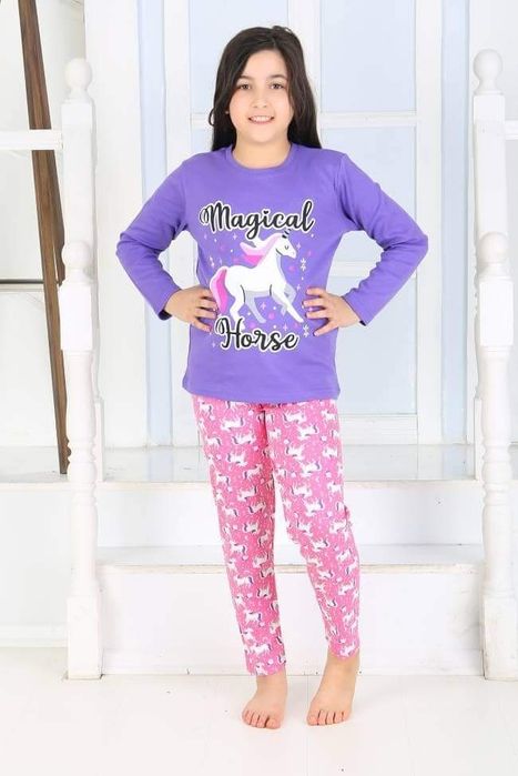 Детска пижама от памучна материя