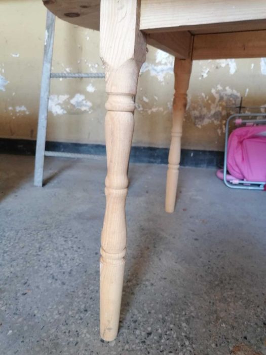 Продавам дървена маса