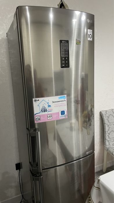 Продается Холодильник LG хорошо работает