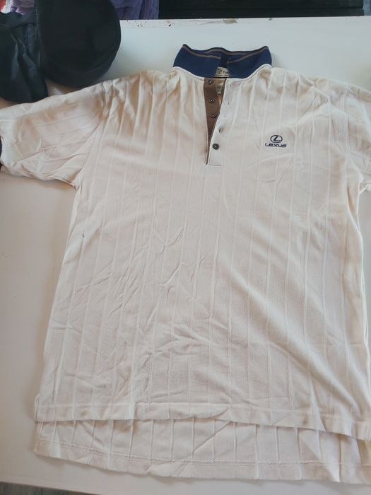 Vand tricou Lexus marime L-xl