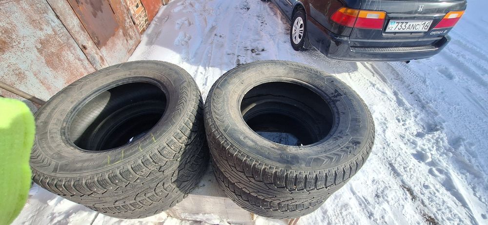 Шины зимние R17 nokian 265 65