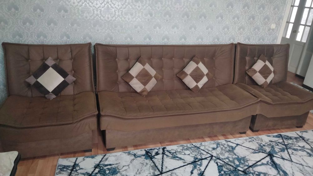 Yumshoq mebel holati yaxshi