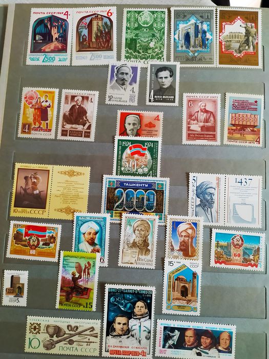 Коллекция почтовых марок, начиная с выпущенной в 1927 году