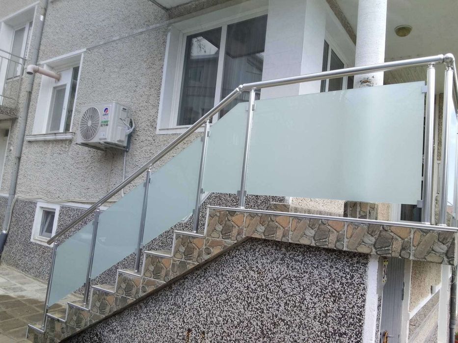 Алуминиеви и Стъклени парапети Варна