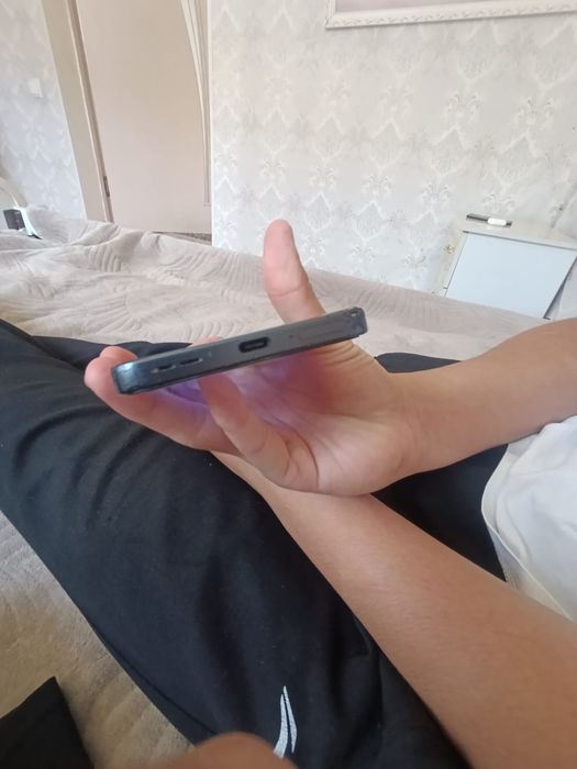 Oppo Reno 13F.  .