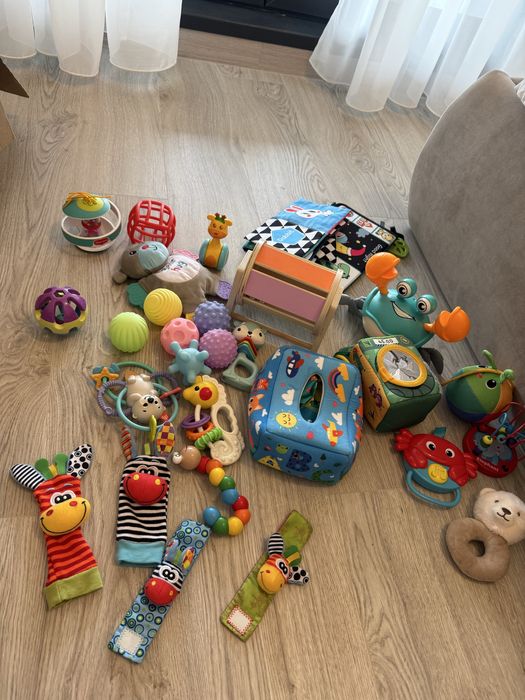 Lot jucarii 0-12 luni