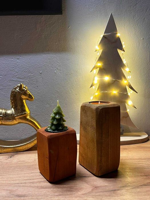 Празнични дървени свещници от естествен орех и дива череша