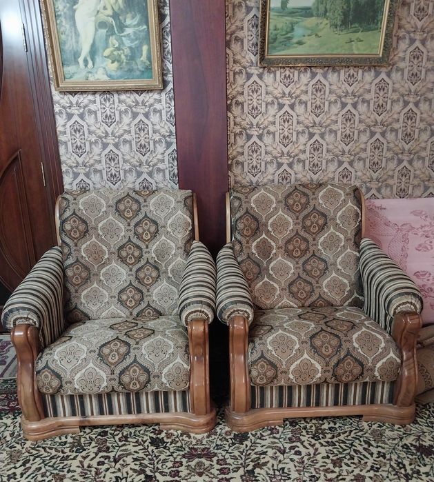 Диван и два кресла