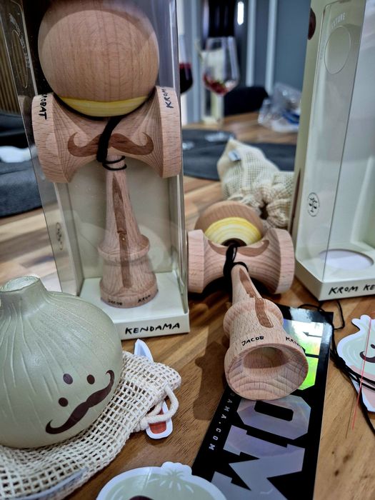 Kendama KROM  JACOB ACROBAT - Ediție Limitată