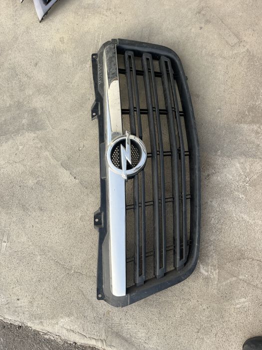 Решетка Opel Movano