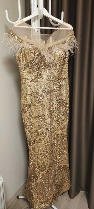 Официална рокля в златисто