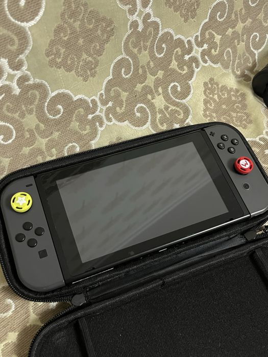 Продаю Nintendo Switch (Второй ревизии)
