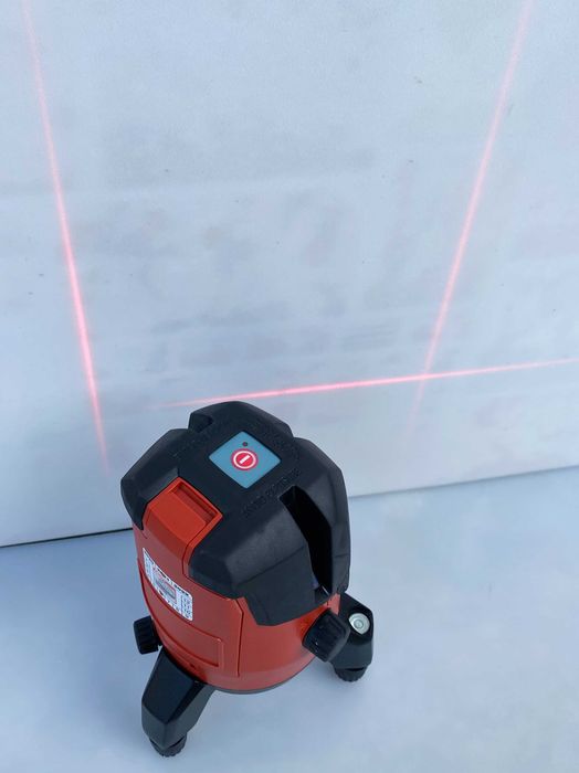 ЛИНЕЕН ЛАЗЕР Hilti PM4-M перфектен!