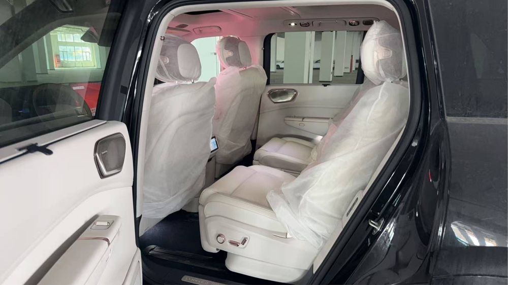 LYNK & Co 900 Ultra