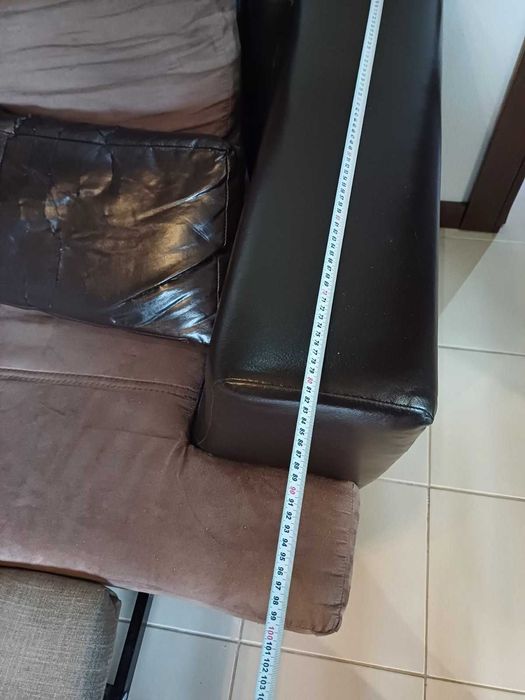 Разтегателен ъглов диван с лежанка