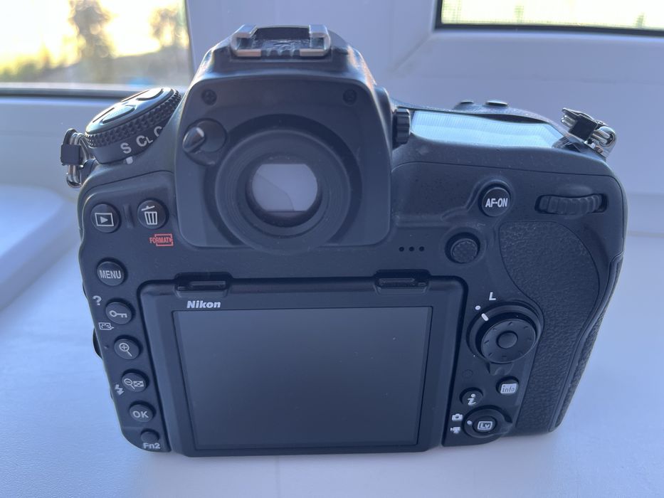 Продам Nikon d850 почти новый