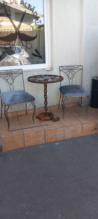 Masa  cu scaune fier forjat  terasa foisor gradina vintige