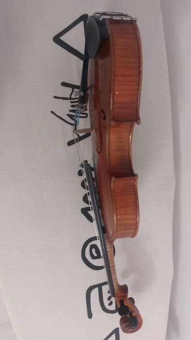 Vând Vioara 3/4  Antonius Stradivarius Cremonfis Anno 17 Made în Germania