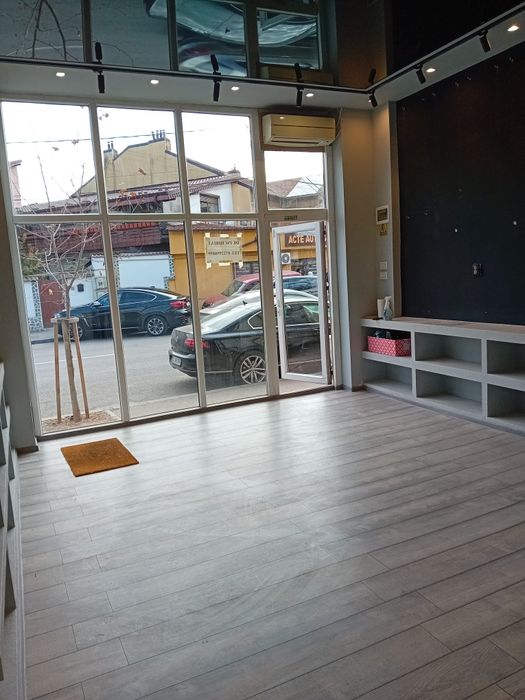 Particular închiriez spațiu comercial bul Carol