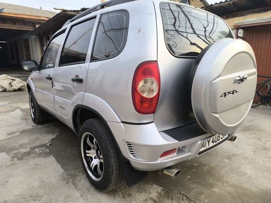 Нива шевролет 2005 йил сотилади