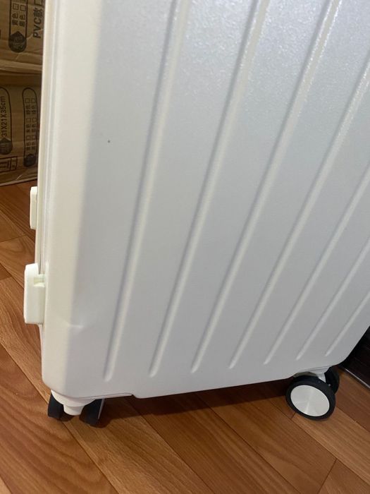Чемодан 20 л новый