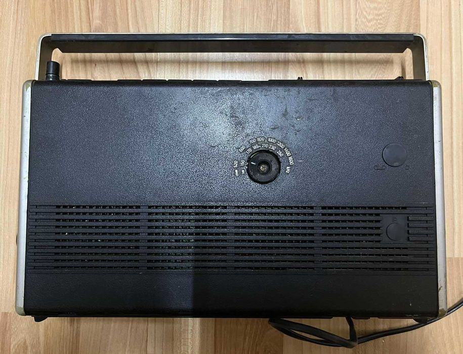 Радио Telefunken partner 700.