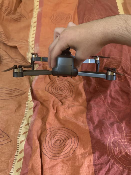 Dronă GD95 – cameră HD + telecomandă + husă | stare foarte bună