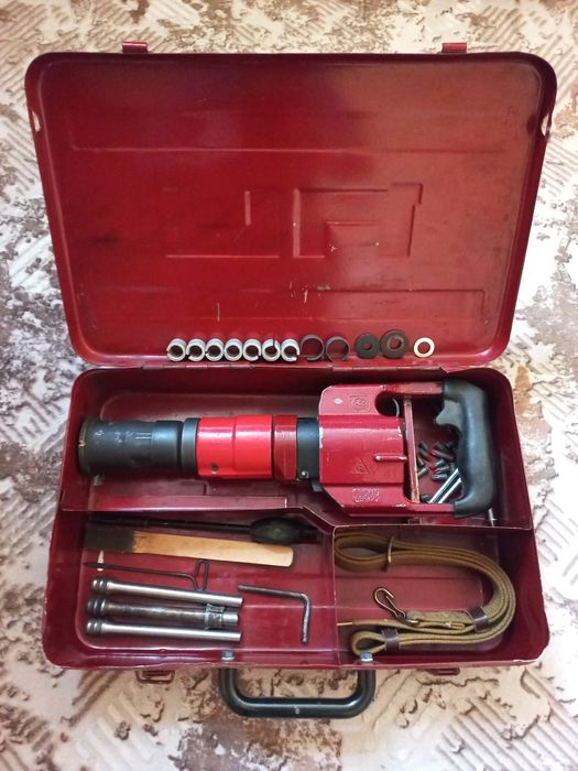 Пистолет монтажный .