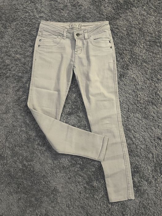 Джинсы женские