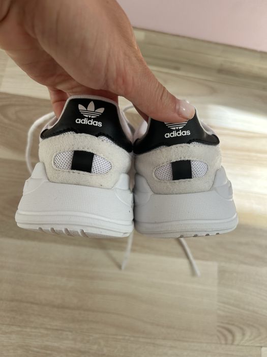 Маратонки адидас 32н.