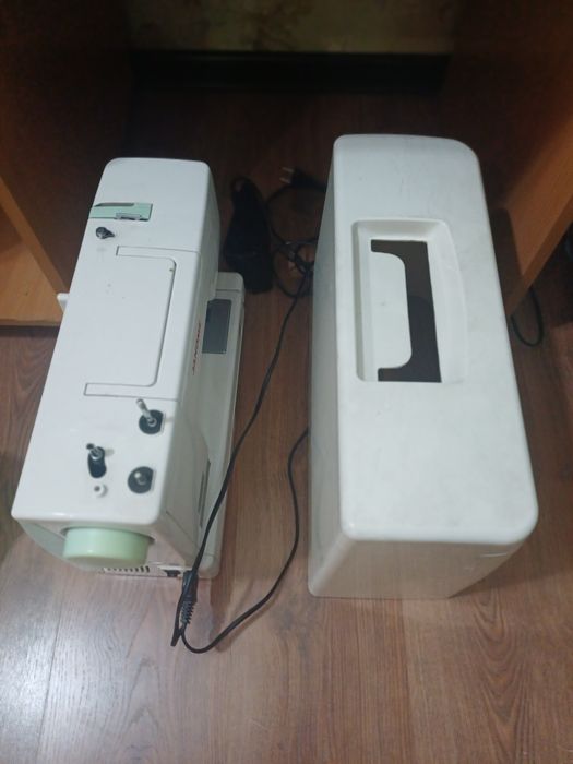 Продам швейную машинку
