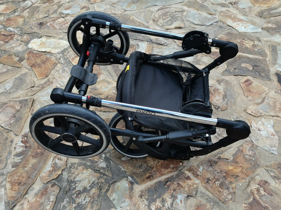 Vând cărucior Expander Exeo gri inchis/gri deschis/negru unisex