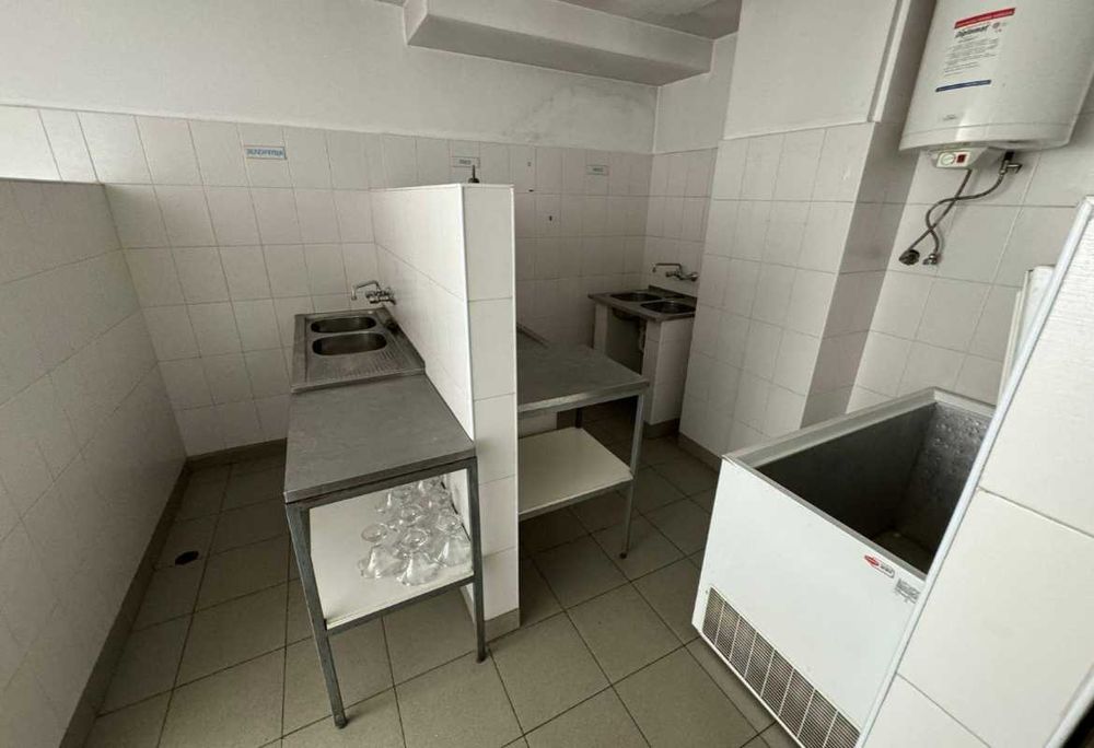 Ресторант 330 м2, Възраждане