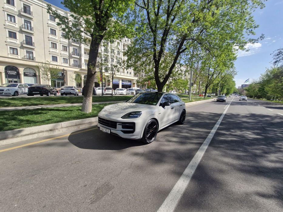 Porsche Cayenne Coupe Hybrid full paket