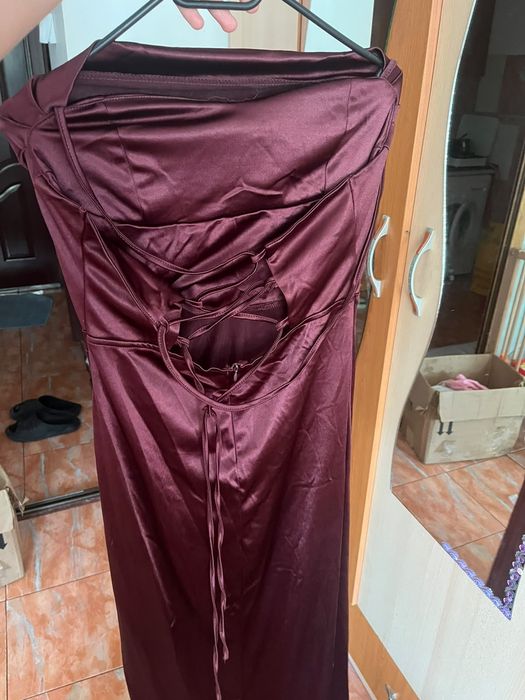 Vând Rochie pentru petreceri ,