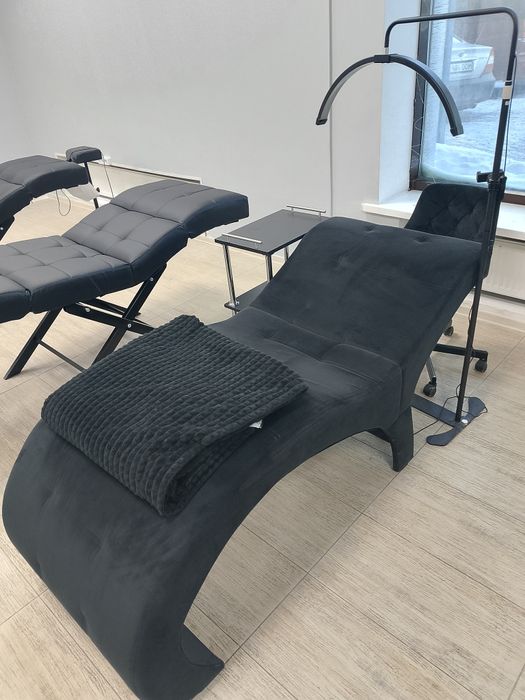 Сдам кушетку в аренду в студии на набережной напротив Реддисона Шевчен